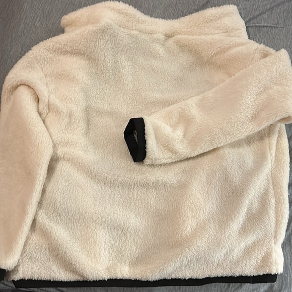 men’s medium fluffy jacket - Picture 5 of 5